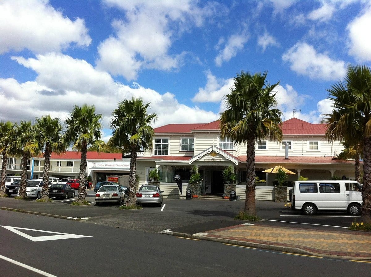 tuakau-hotel.jpg